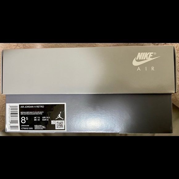 Athletic_Shoes